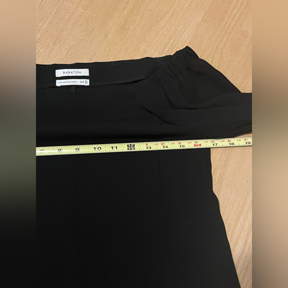 Aritzia Babaton Rodrigo Cold Shoulder Blouse In Black - Picture 5 of 9